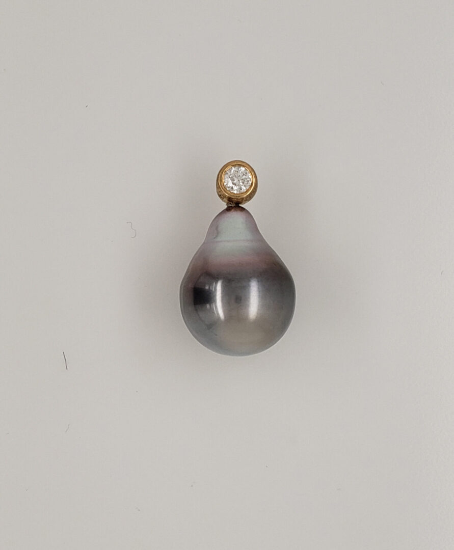 15.25mm Silver Tahitian Pearl, 18kt Yellow Gold & Diamond Pendant
