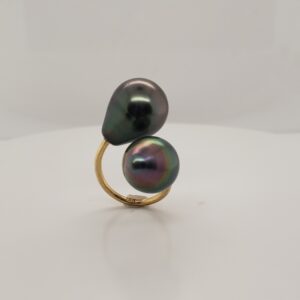 13x14.5mm Silver/Green Tahitian Pearls on 18kt Yellow Gold Band