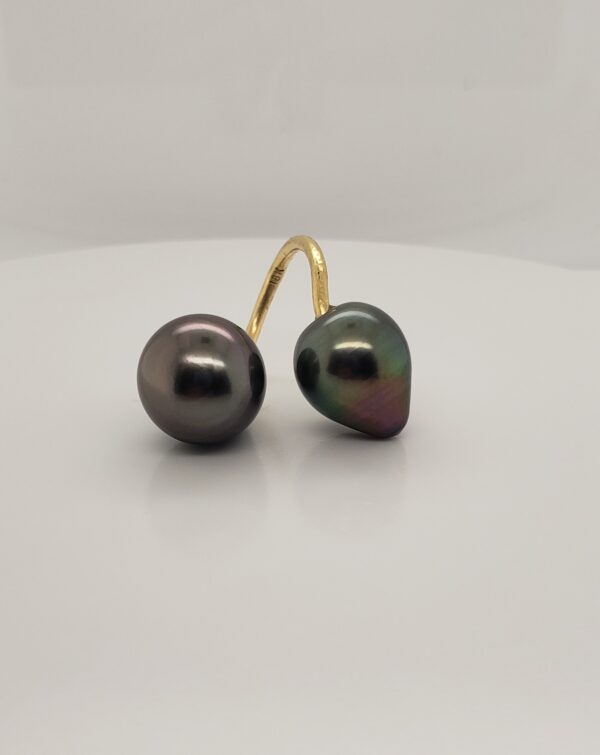 13x14.5mm Silver/Green Tahitian Pearls on 18kt Yellow Gold Band