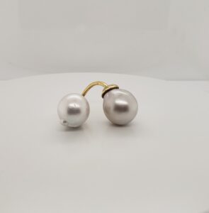 Cream South Sea Pearl Ring with 22kt Yellow Gold Caps and 18kt Yellow Gold Band