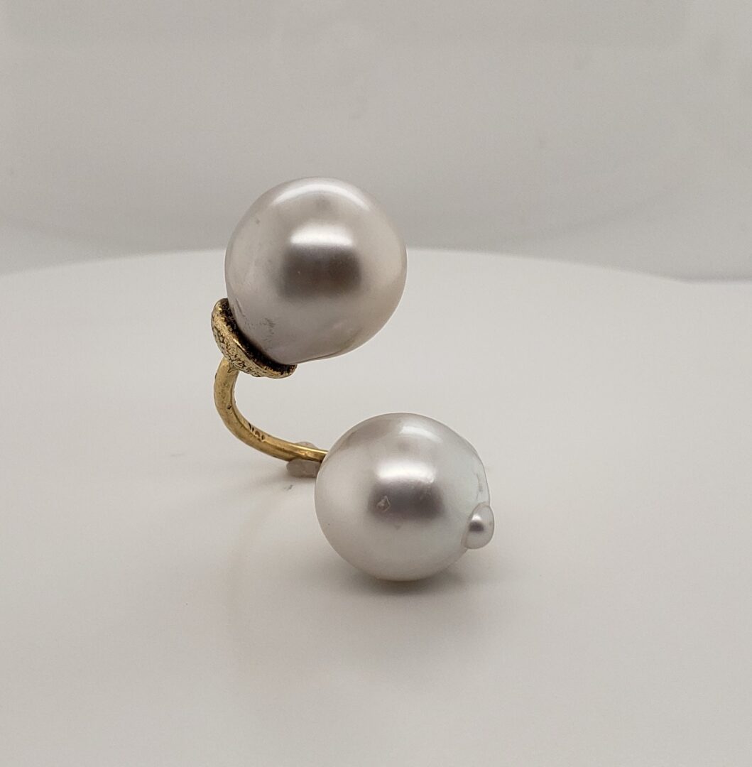 Cream South Sea Pearl Ring with 22kt Yellow Gold Caps and 18kt Yellow Gold Band