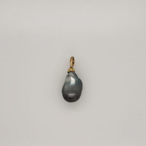 12x17.2mm Silver Tahitian Pearl on 18kt Yellow Gold