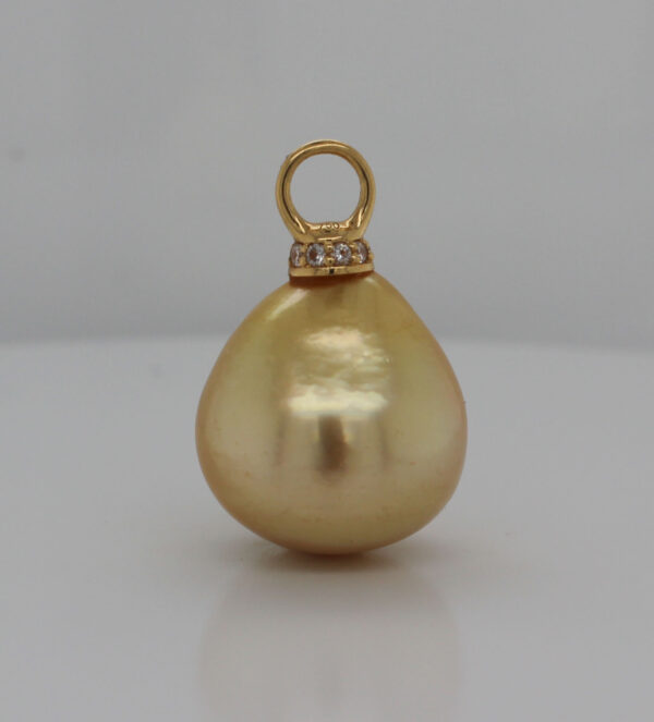 17x18mm Golden South Sea Pearl on 18kt Yellow Gold & Diamond Cap