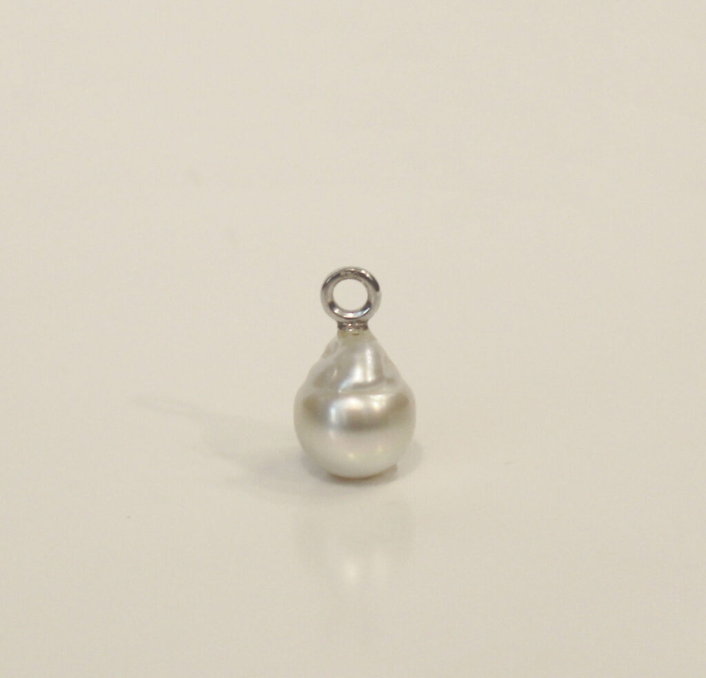 White South Sea Pearl with 18kt White Gold