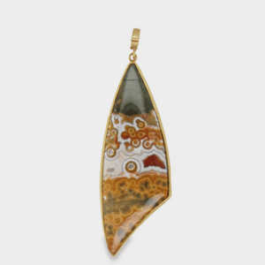 22kt &18kt Yellow Gold Agate Pendant with Diamonds