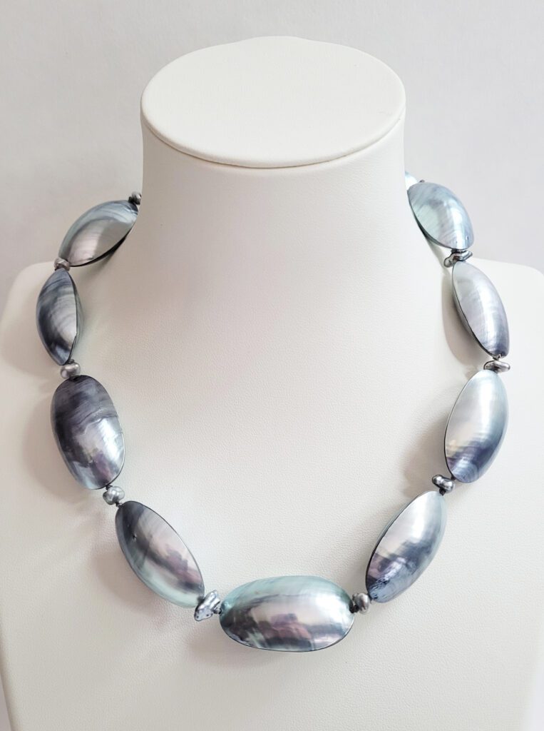 18" Mussel Shell, Silver Keshi Pearls & 18kt White Gold Clasp Necklace