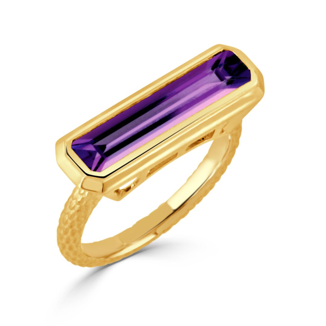 18kt Yellow Gold & Amethyst (3.88cts) Ring