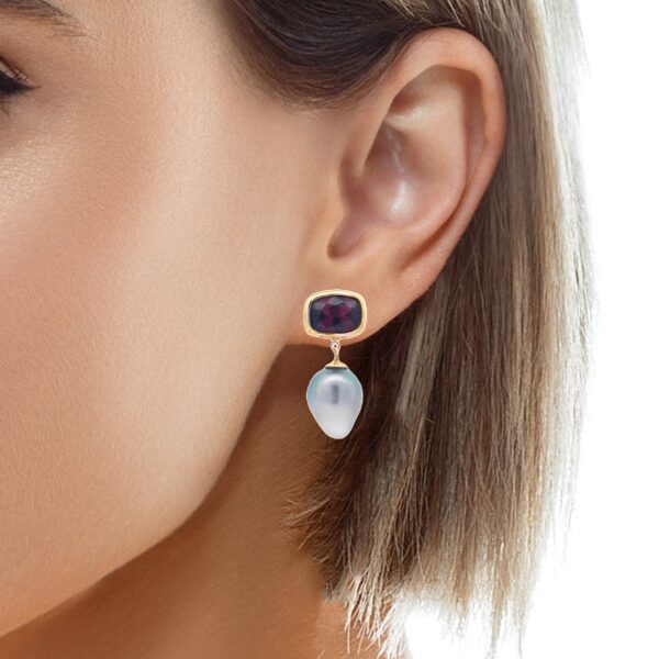 Garnet, 18kt Yellow Gold & Tahitian Pearl Earrings